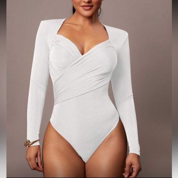 Elegant White Long Sleeve Bodysuit - Picture 1 of 16